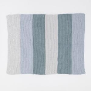 Simple Baby Blanket in Smooth Merino Wool Yarn