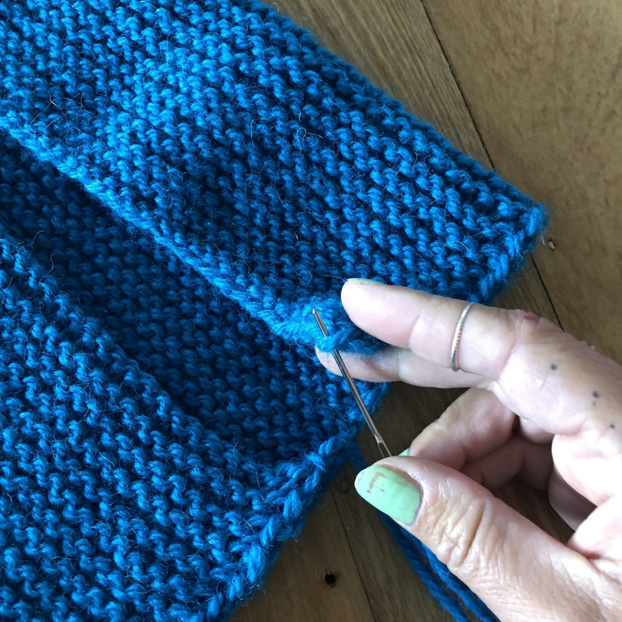 ElleGator (Hat + Neckwarmer) Free Knitting Pattern for Beginners